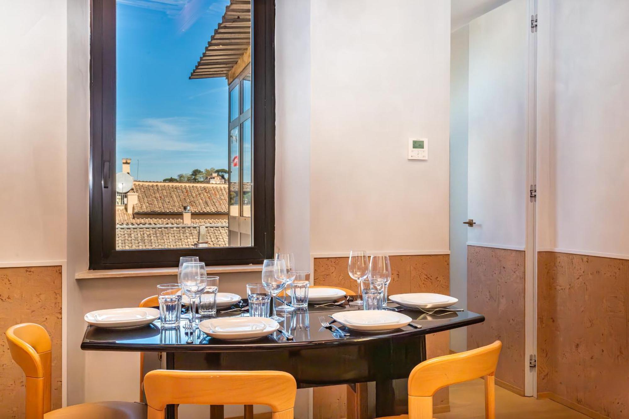 Spanish Steps Exclusive 3bdr Apartamento